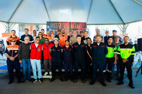 Defesa Civil de Osasco realiza simulado de deslizamento de terra no Morro do Socó