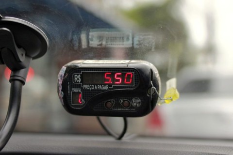 Em Cotia, os taxistas devem fazer aferição obrigatória dos taxímetros no mês de Maio