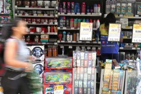 Manutenção da selic em 15% ao ano desagrada setores da economia