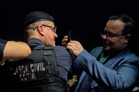 Guardas Civis Municipais de Cotia recebem novas insígnias de promoção