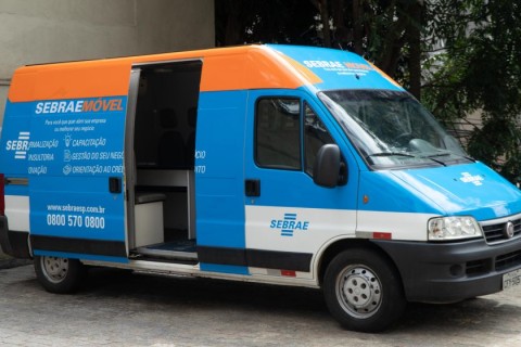 Van itinerante oferece serviço de atendimento gratuito para quem busca iniciar ou aprimorar seu negócio