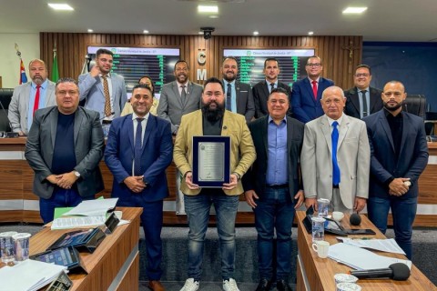 Reconhecimento e emoção: Secretário Ricardo Antunes recebe Título de Cidadão Jandirense na Câmara Municipal